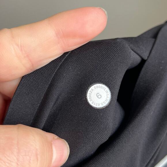 Lululemon Time To Sweat Crop 23” Luxtreme Size 6 Black High Rise Activewear - Picture 6 of 8